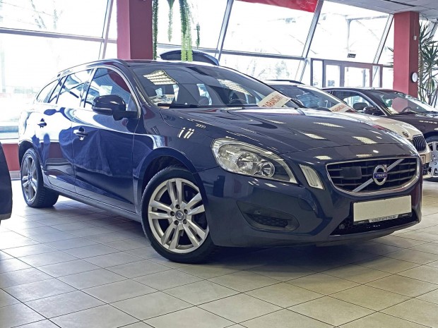 Volvo V60 1.6 D [D2] Momentum 1v Garancia-Navi...